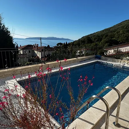 Aura Adriatica Olive - Luxury Apartment, Private Pool, Sea View, Parking *