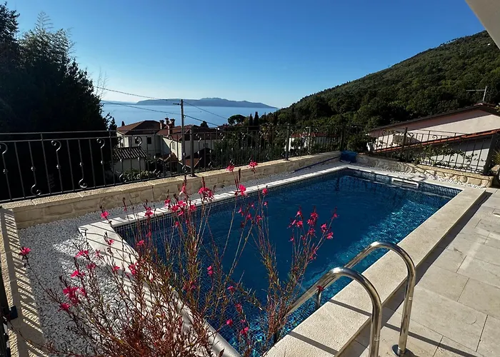 Aura Adriatica Olive - Luxury Apartment, Private Pool, Sea View, Parking *